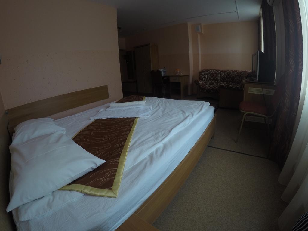 Kurmet Hotel Oral Kamer foto