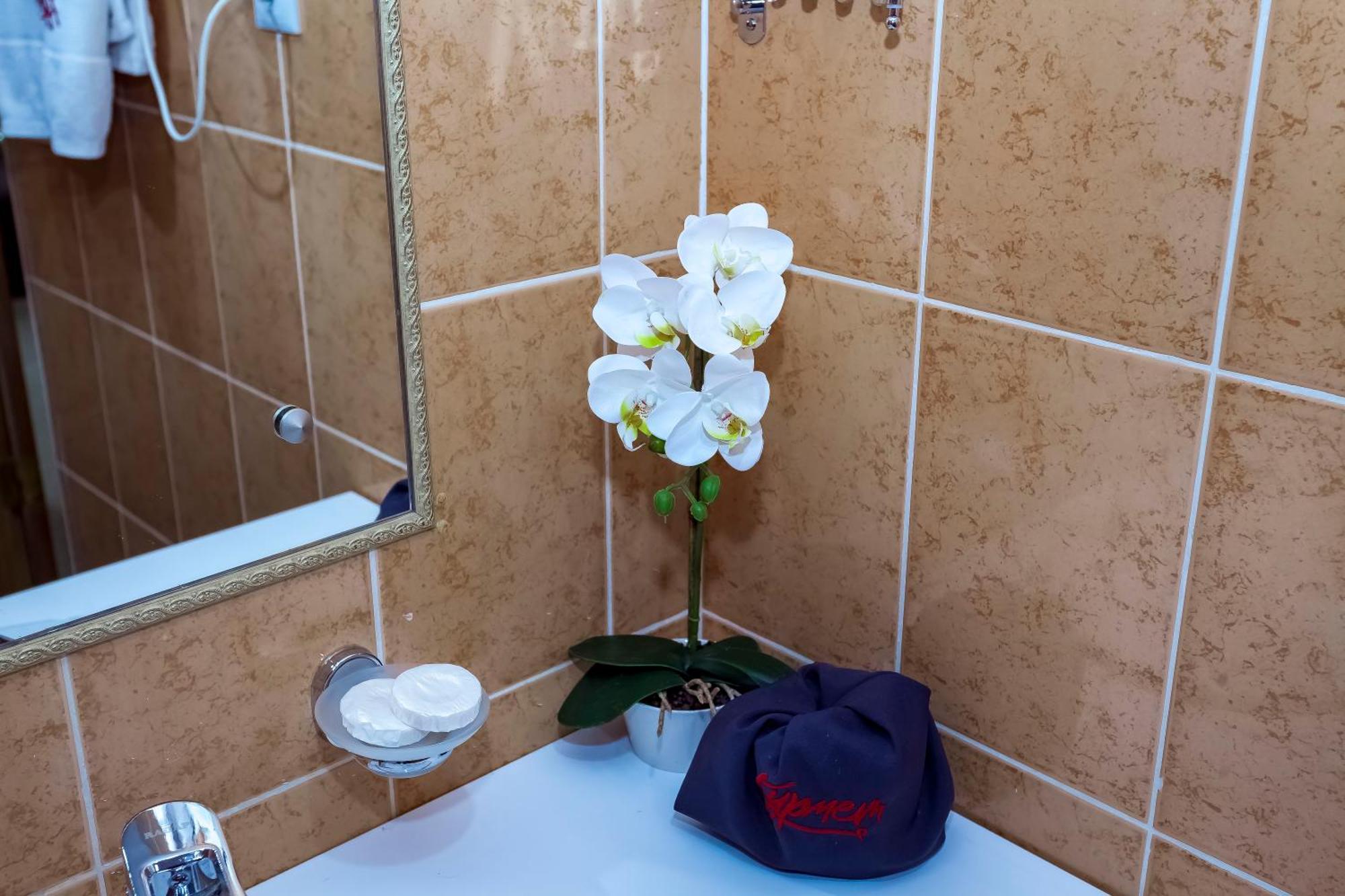 Kurmet Hotel Oral Buitenkant foto