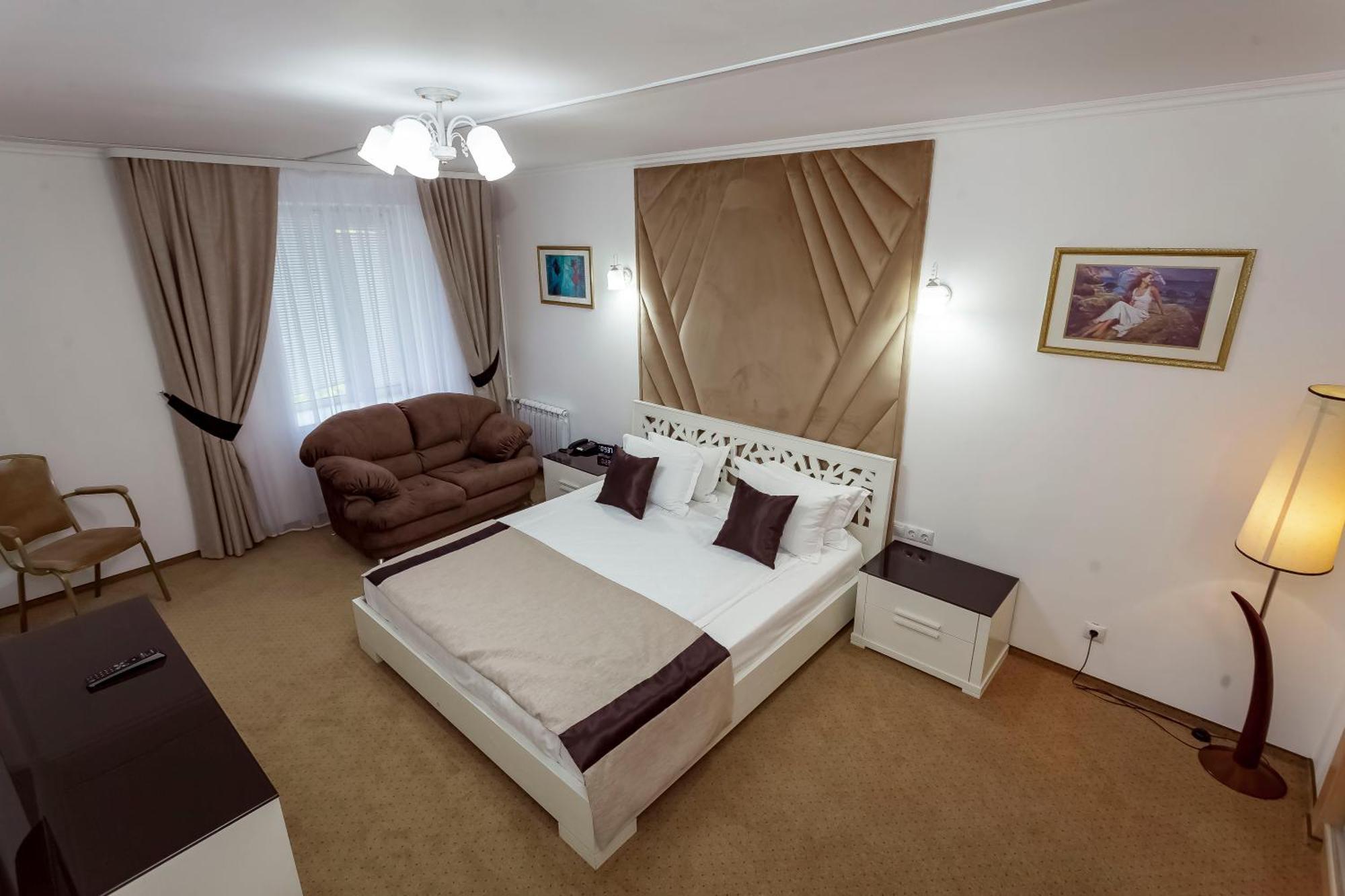 Kurmet Hotel Oral Buitenkant foto