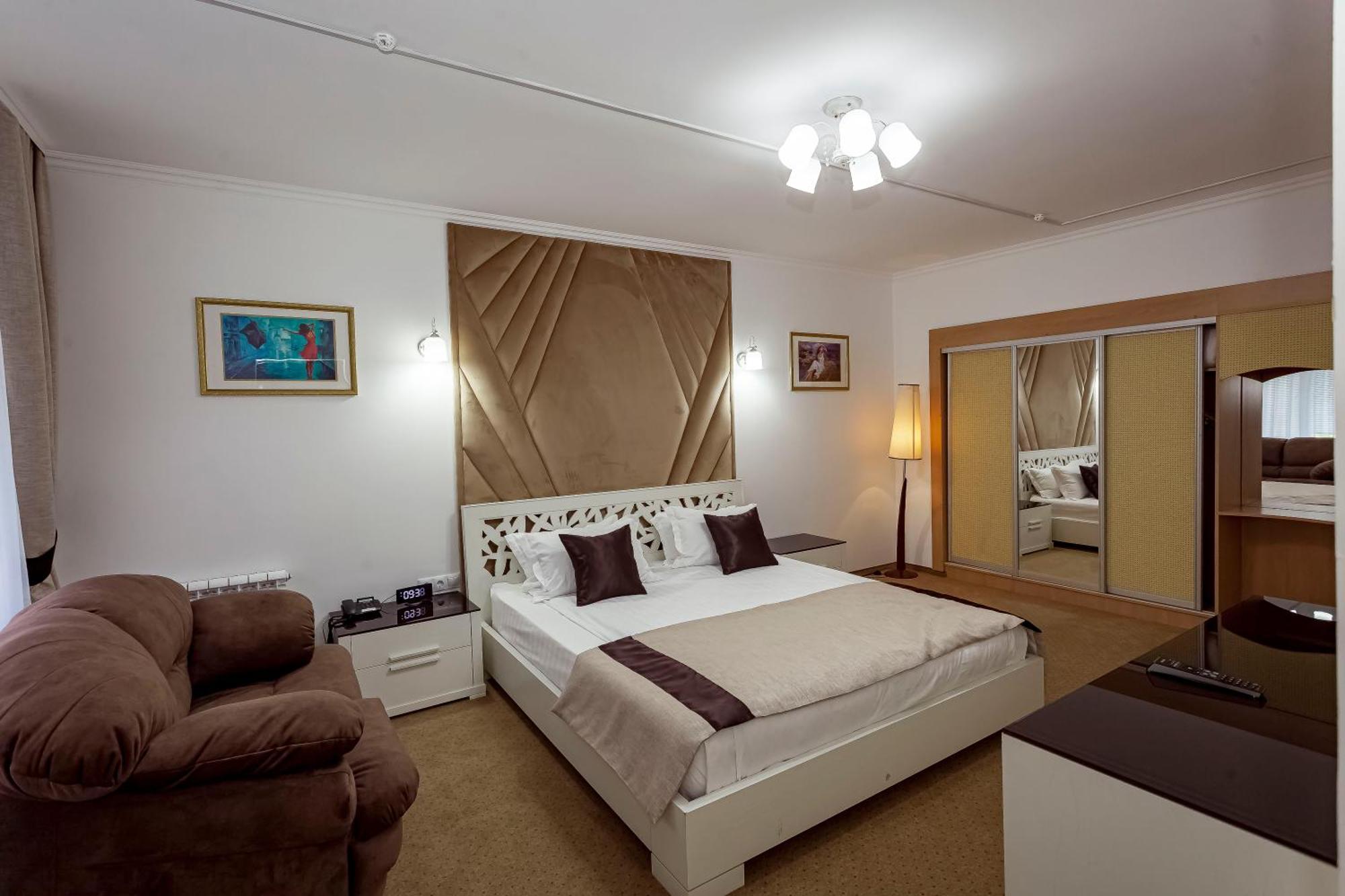 Kurmet Hotel Oral Buitenkant foto
