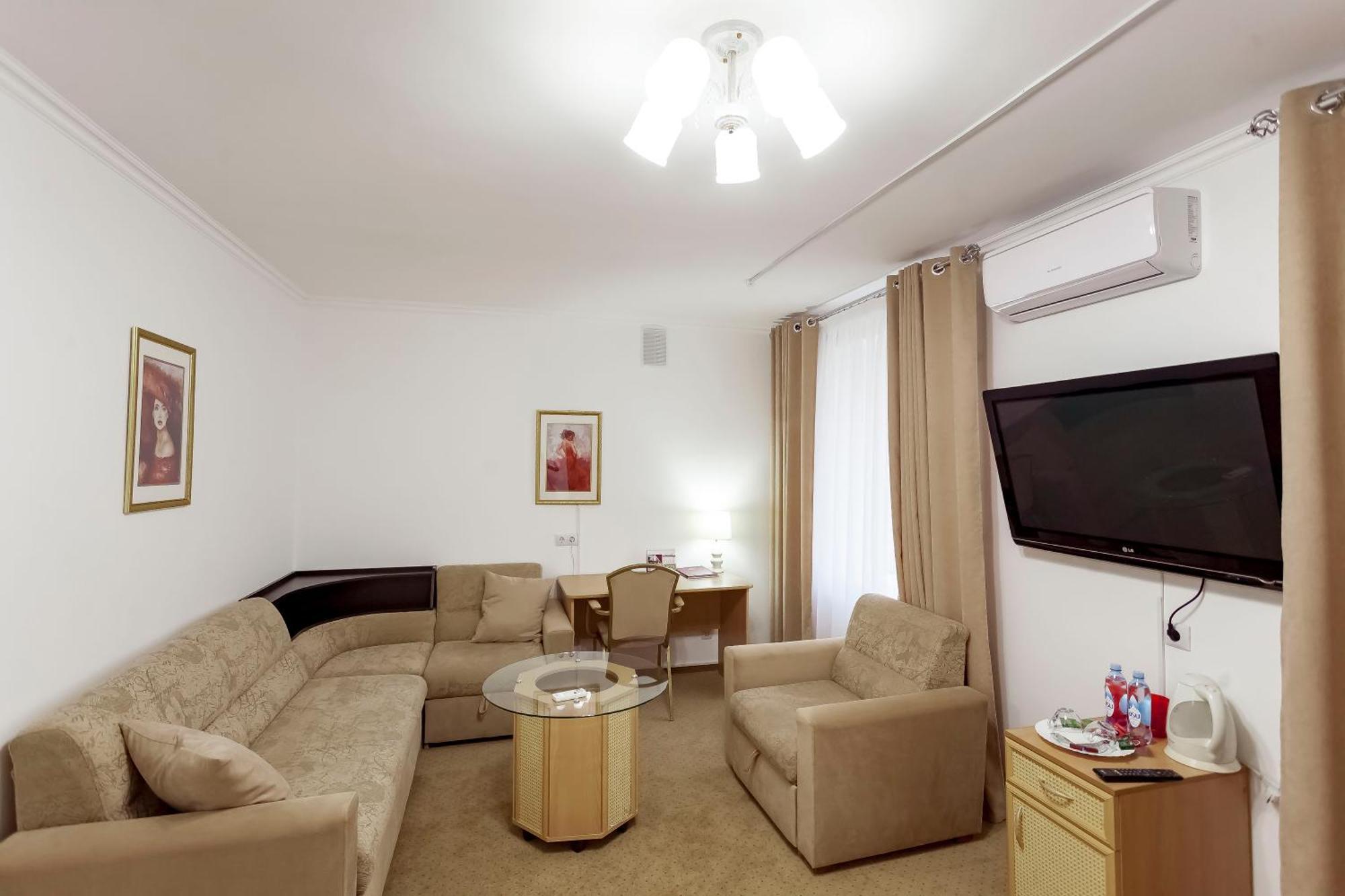 Kurmet Hotel Oral Buitenkant foto