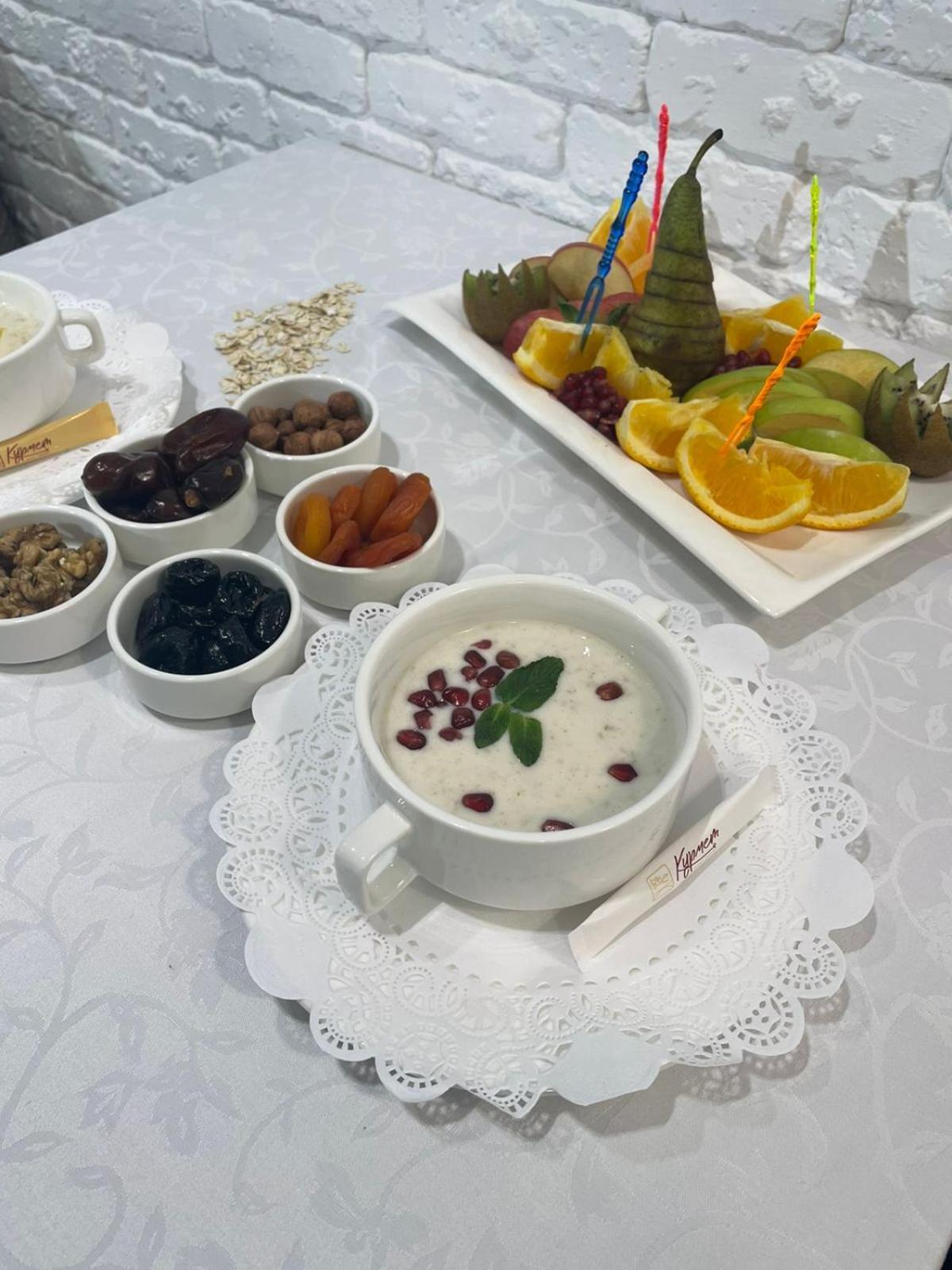 Kurmet Hotel Oral Buitenkant foto