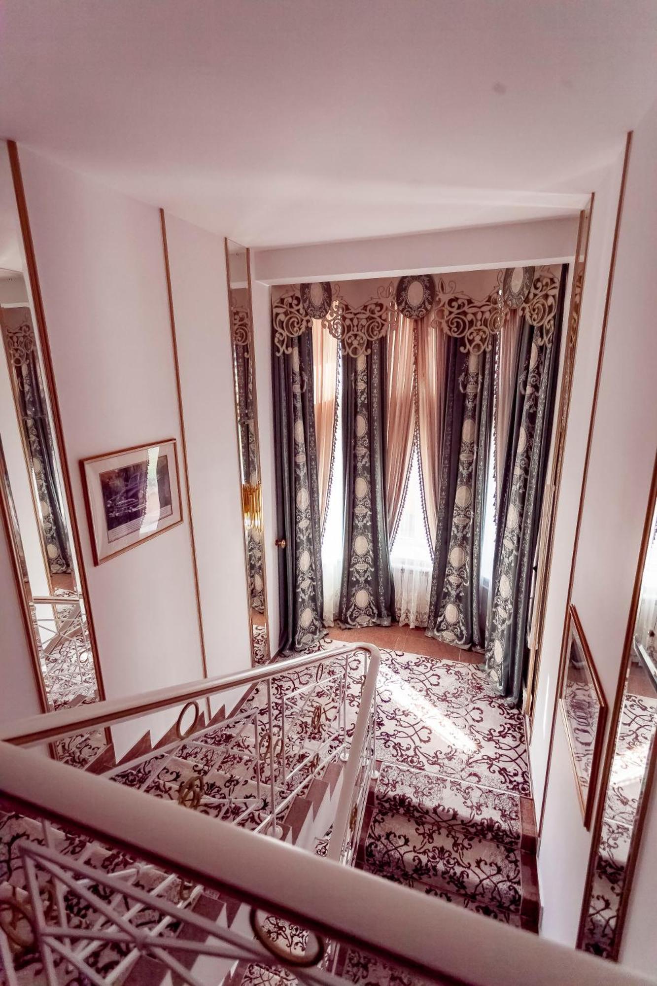 Kurmet Hotel Oral Buitenkant foto
