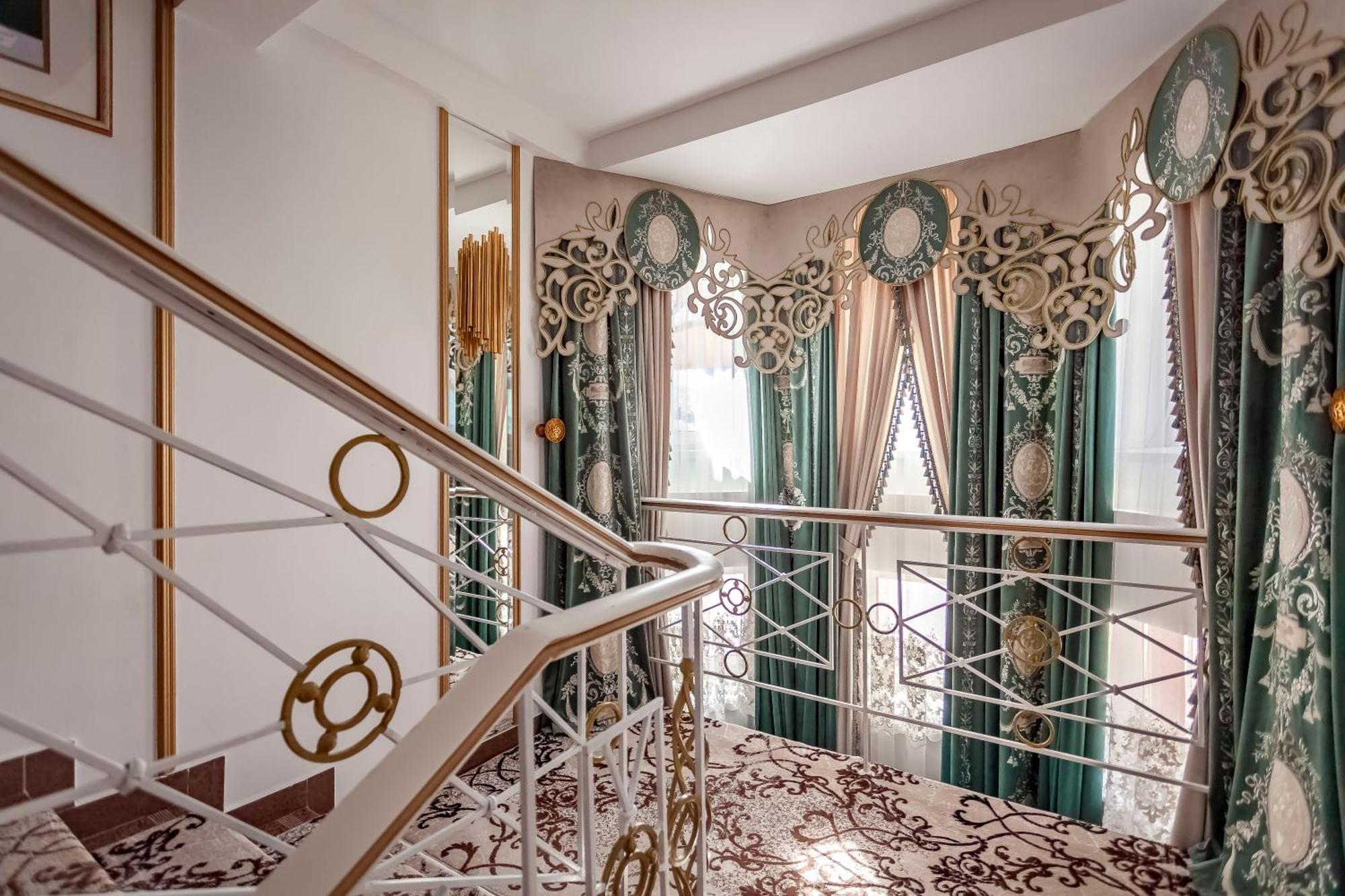 Kurmet Hotel Oral Buitenkant foto