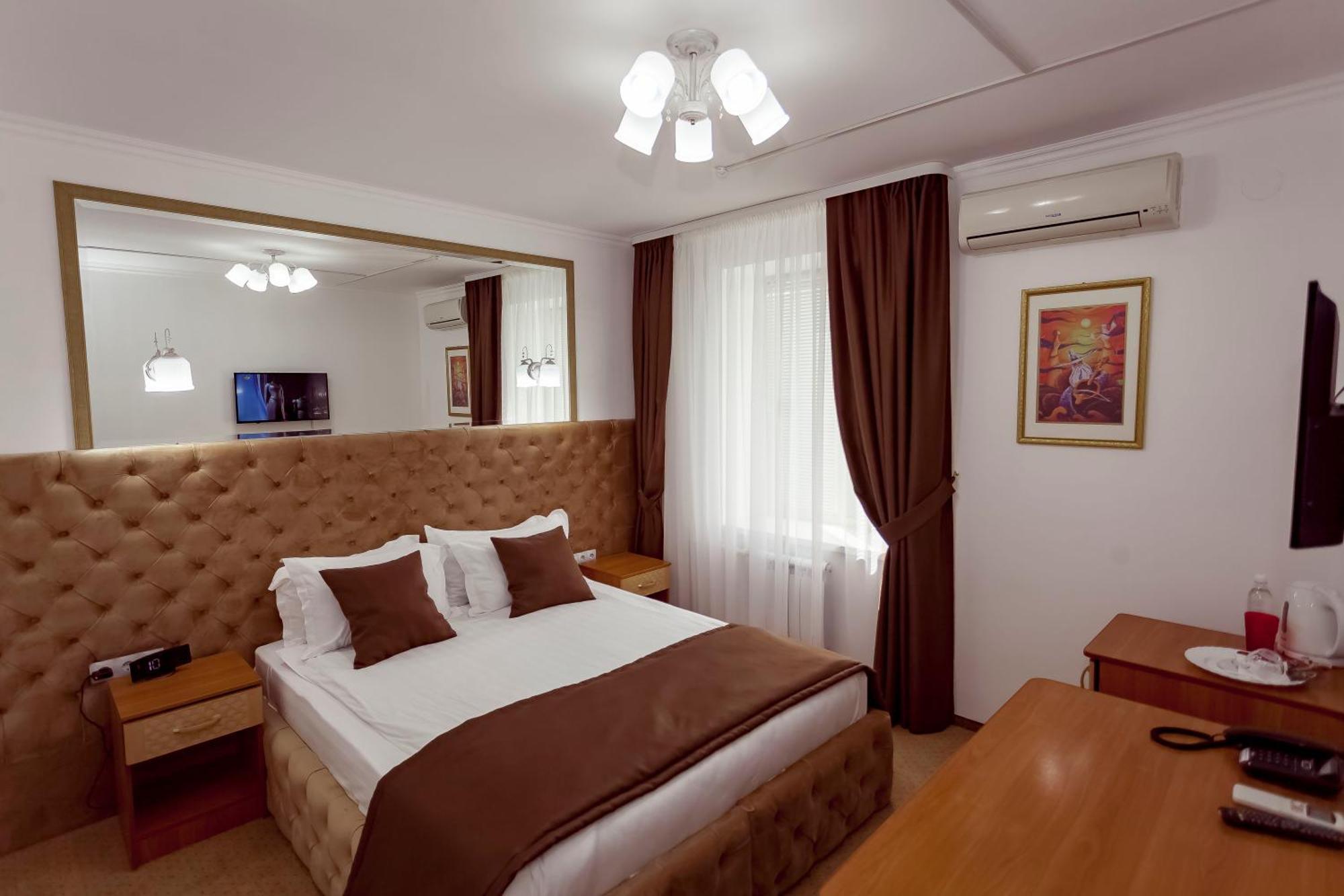 Kurmet Hotel Oral Buitenkant foto