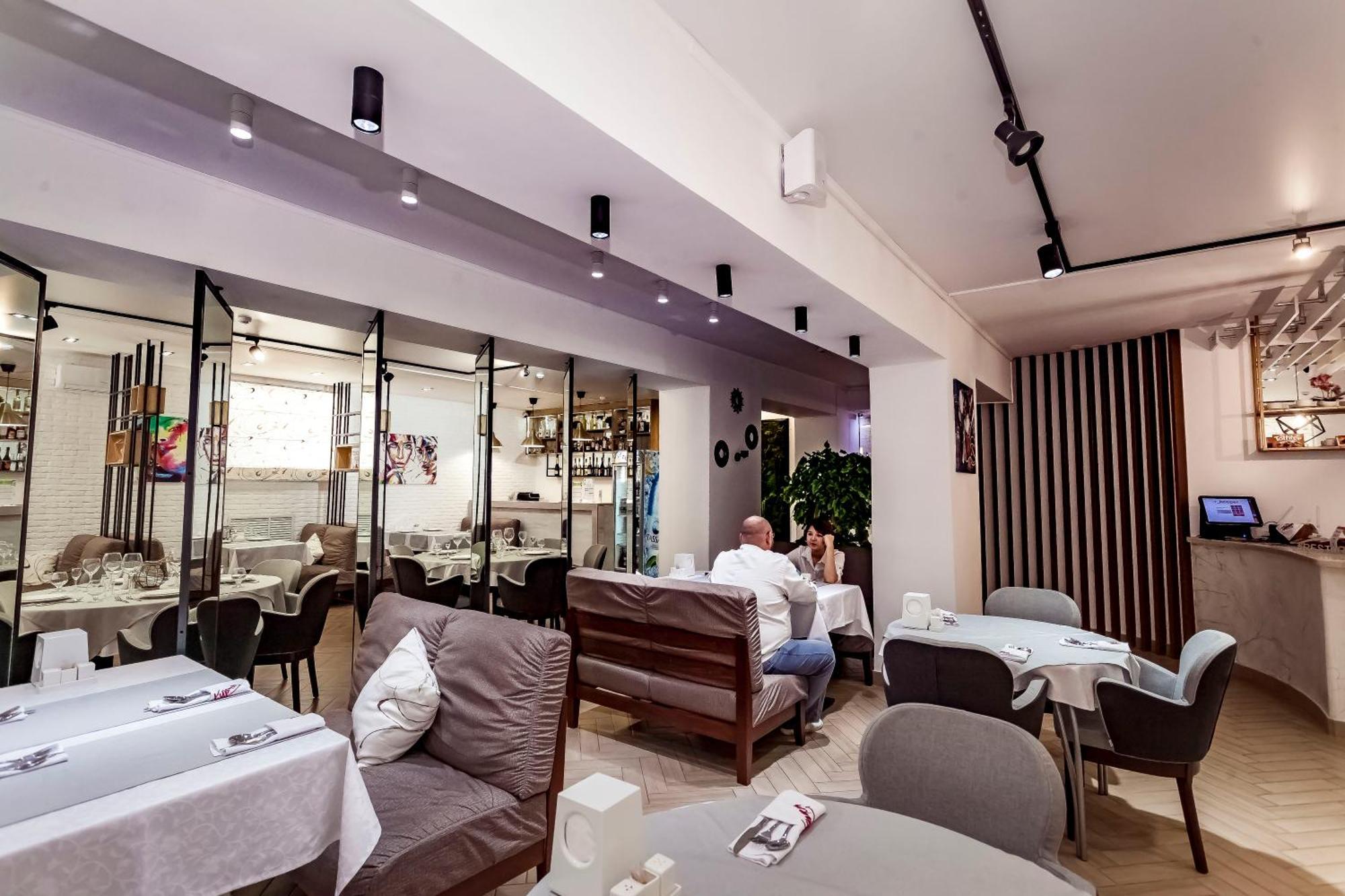 Kurmet Hotel Oral Buitenkant foto