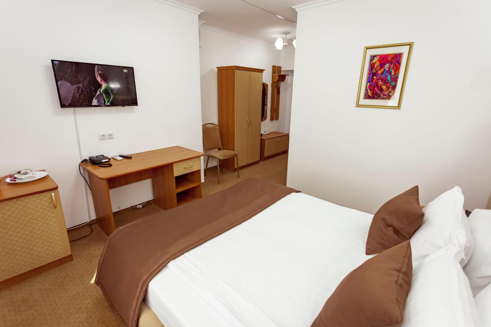 Kurmet Hotel Oral Buitenkant foto