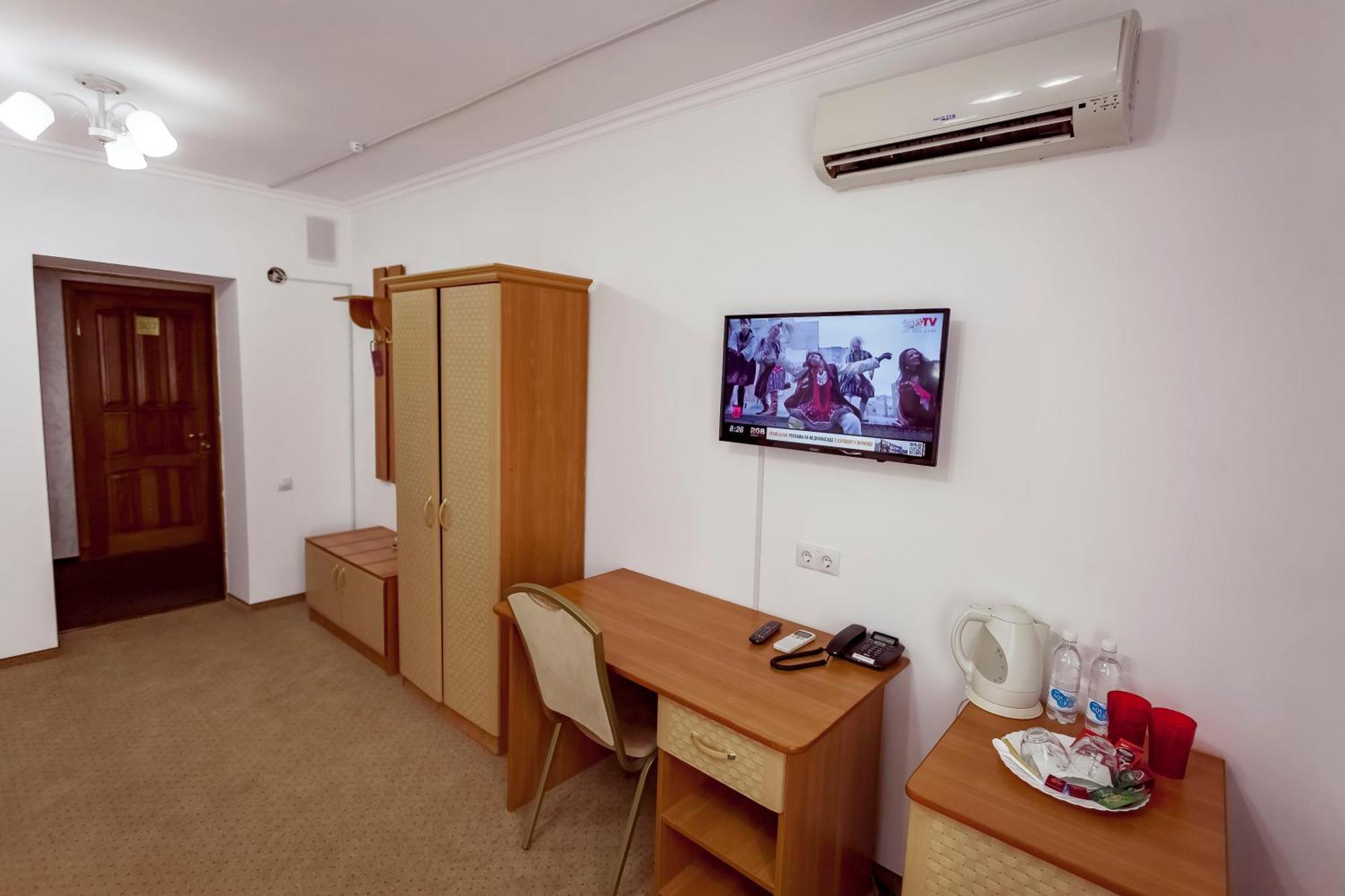 Kurmet Hotel Oral Buitenkant foto