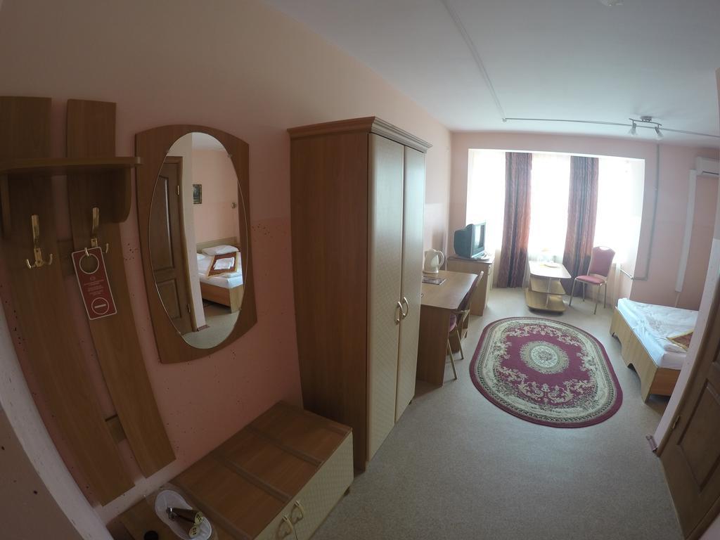 Kurmet Hotel Oral Buitenkant foto