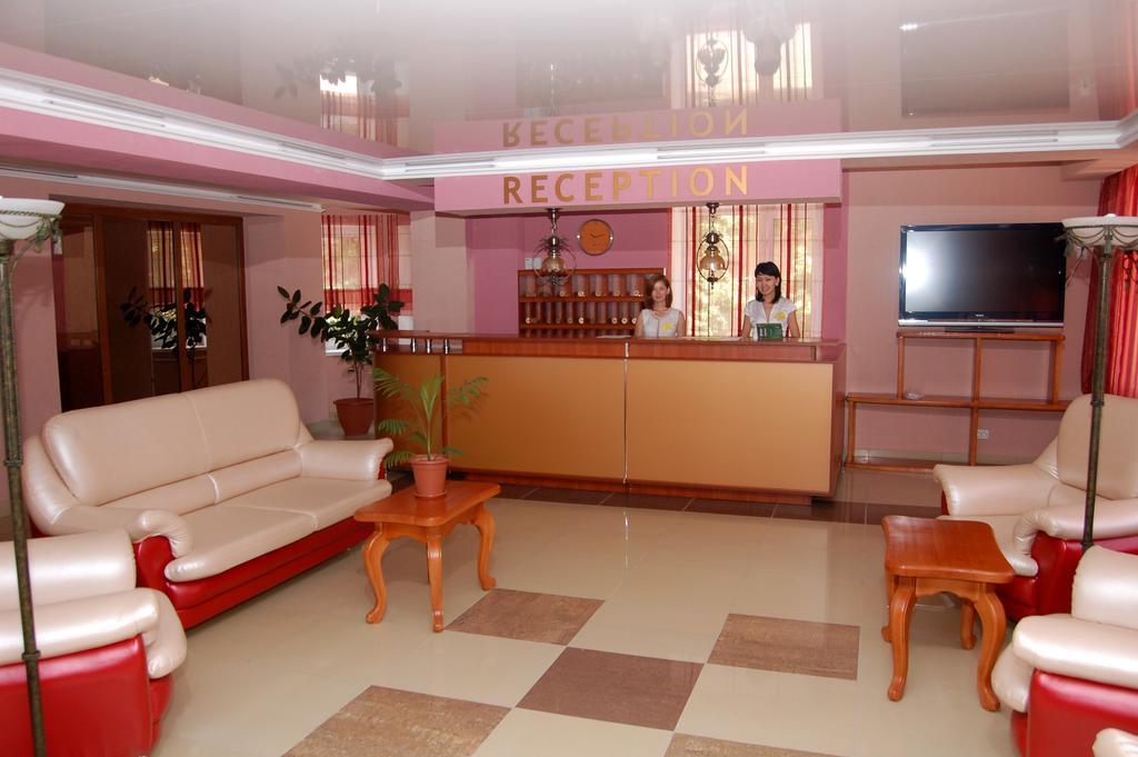 Kurmet Hotel Oral Buitenkant foto